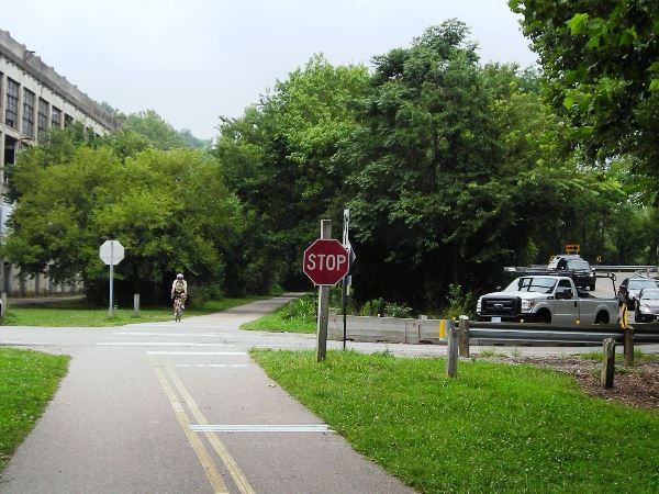 2013.07.28 GrandinRd intersection 600x450